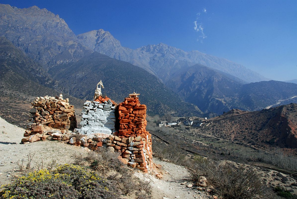 Mustang 02 04 Samar Entrance Chortens